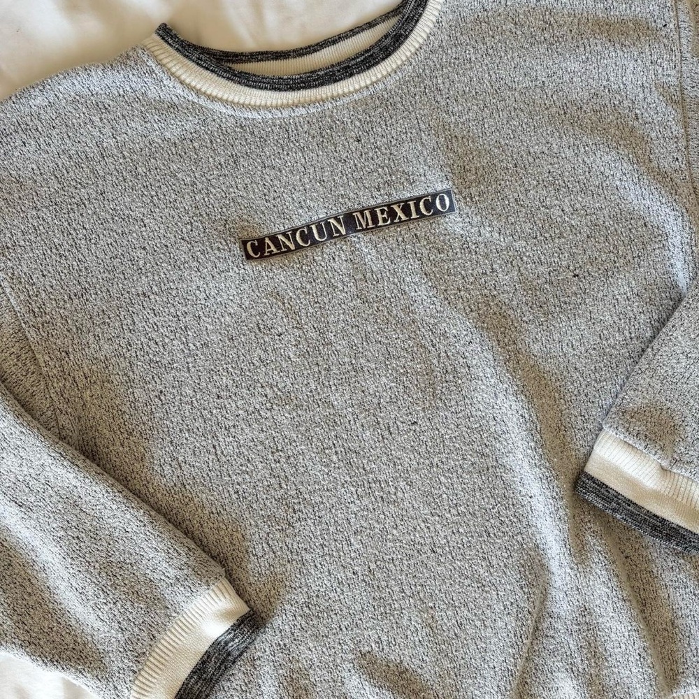 Vintage Cancun, Mexico Grey Soft Crewneck Embroidered Sweatshirt